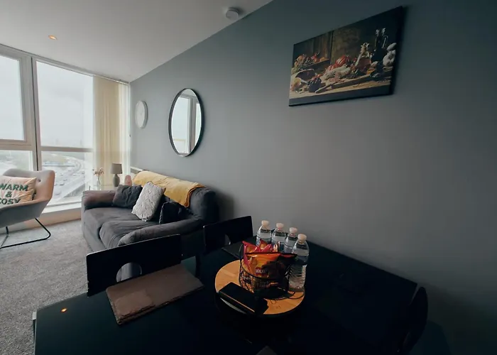 2Br Stunning City Centre Apt